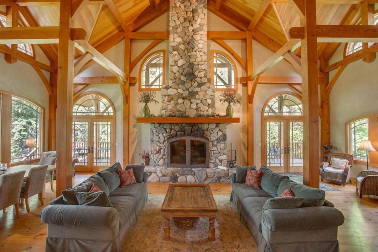 Snowgrass Lodge - River, Mountain Views & Hot Tub Левенуэрт Экстерьер фото