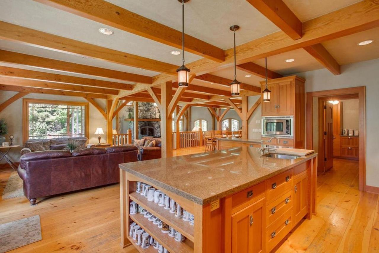 Snowgrass Lodge - River, Mountain Views & Hot Tub Левенуэрт Экстерьер фото