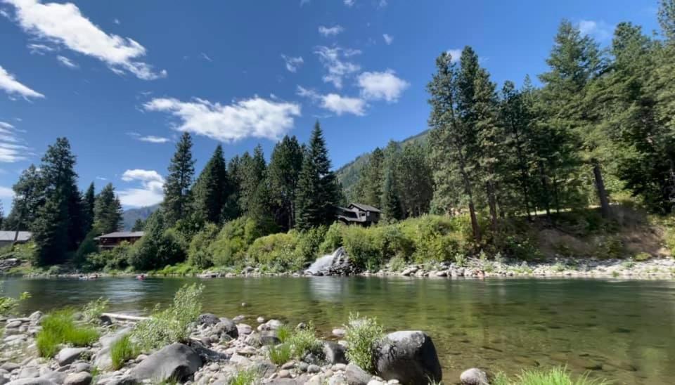 Snowgrass Lodge - River, Mountain Views & Hot Tub Левенуэрт Экстерьер фото